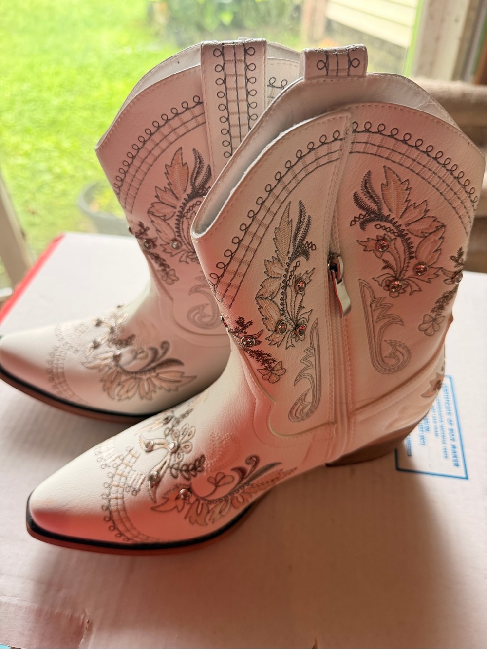 Women's White Embroidered Western Ankle Boots